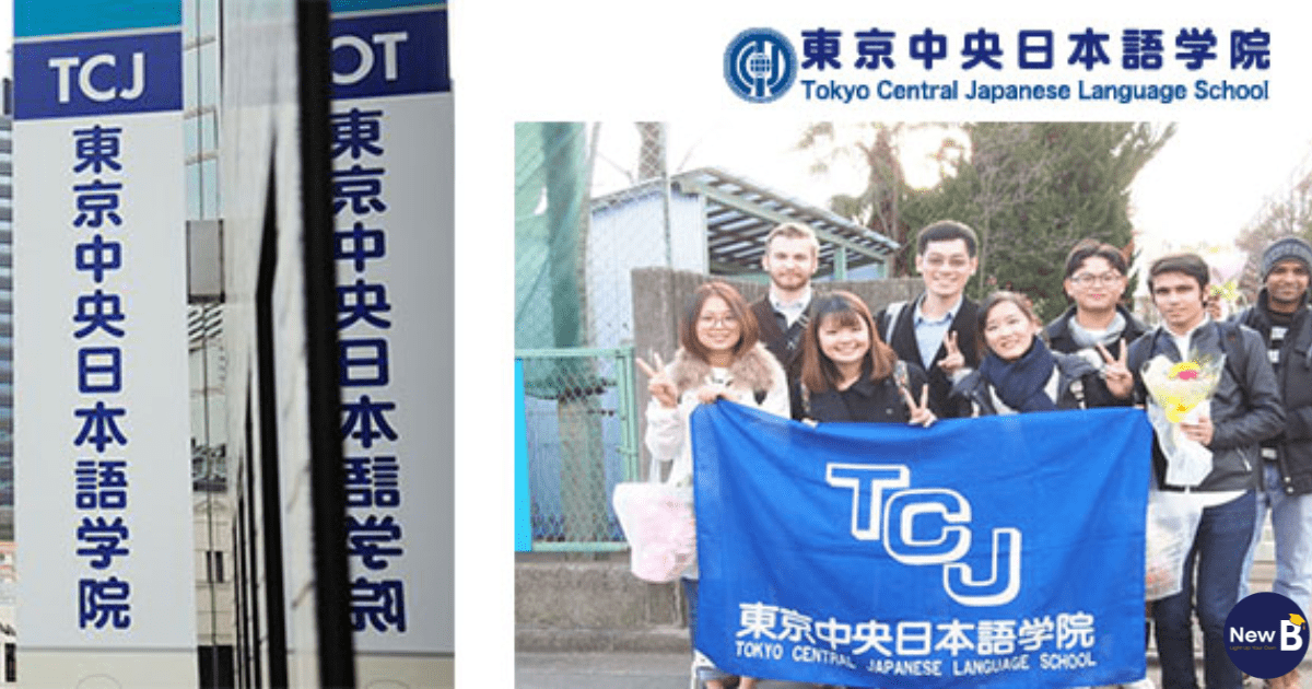 Học sinh của trường Nhật ngữ TCJ chụp ảnh kỷ niệm vào lễ tốt nghiệp