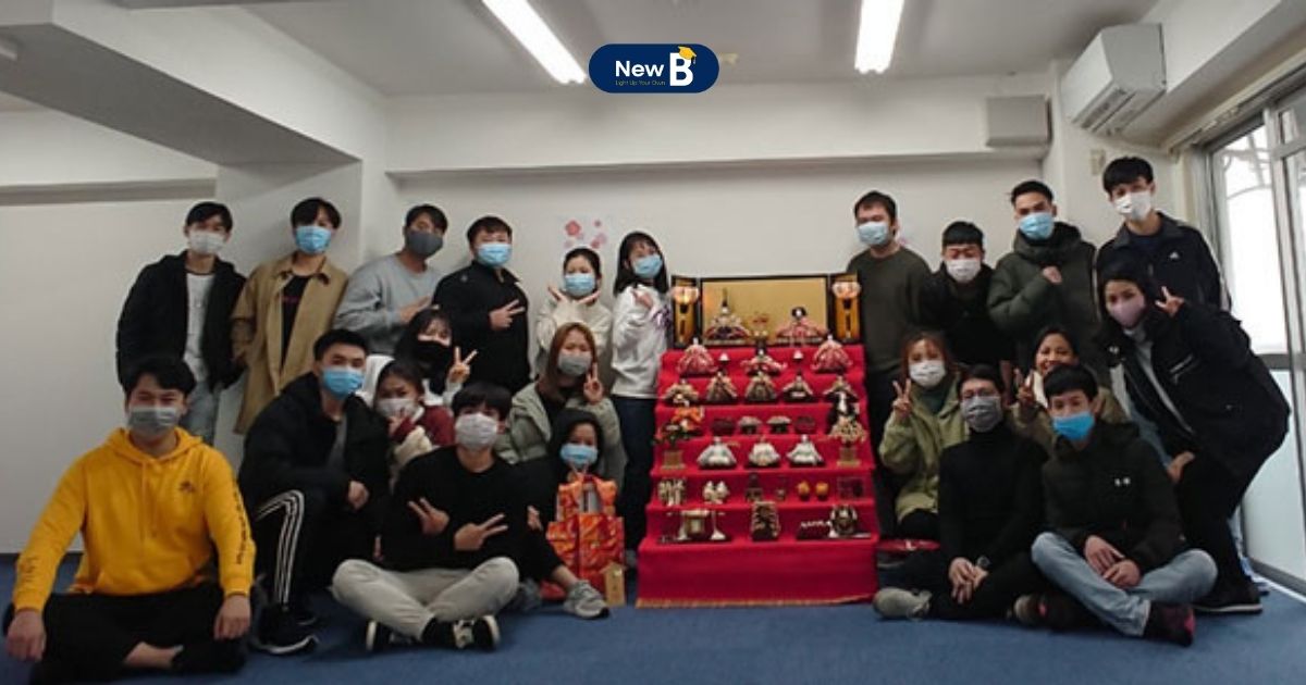 Học sinh trường Nhật ngữ Nissei Nagoya mừng lễ hội Hina Matsuri tổ chức vào 3/3