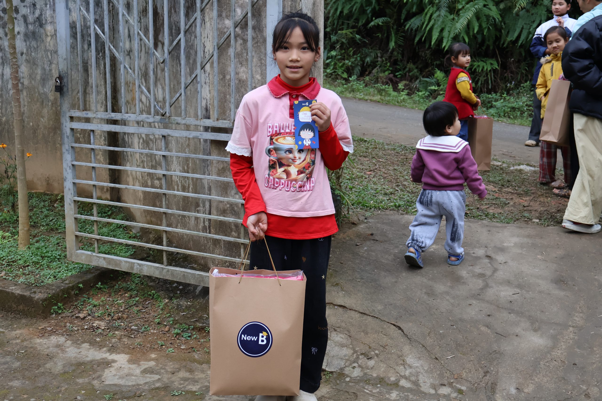 Chuyến thiện nguyện của New B tại Mầm non & Tiểu học Lũng Cao 